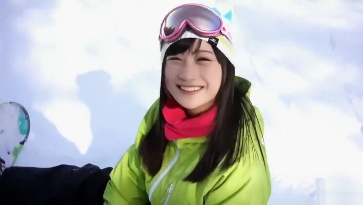 上品な平胸の東洋の痴女