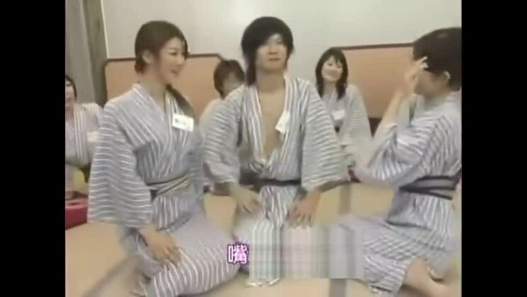 10人の淫乱な妻たちとの春休み乱交旅行 -2