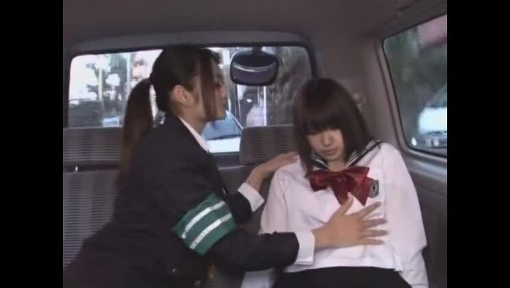 クレイジーなレズビアン、おもちゃを使ったJAVクリップに登場する、エッチな日本人痴女、村上リサ