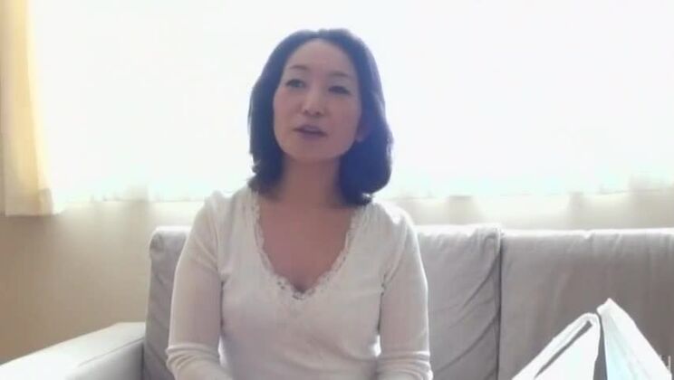 クレイジーな日本人痴女、高梨美希子が驚くべきランジェリー・指マンJAV映画に出演