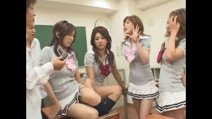 最高の日本人娘、ユキ・ルル、ハマサキ・リオ、カワモト・アイが、エッチなおもちゃや顔射のJAVビデオに出演