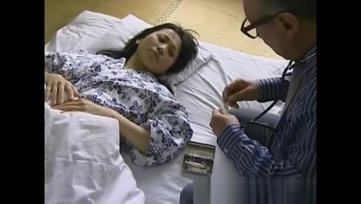 ホットなアジア系美女の熟女セックス パート3