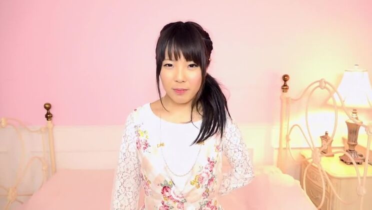 クレイジーな日本人女、驚くべきスレンダー・ティーンJAV映画