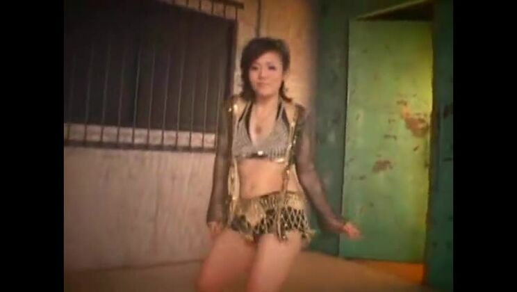 クレイジーな日本人痴女、高原このみの淫らなクンニ、手コキJAV映画