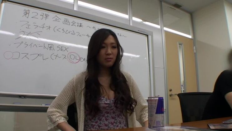 最もホットな素人、HD JAVムービーに登場する最高の日本人娘