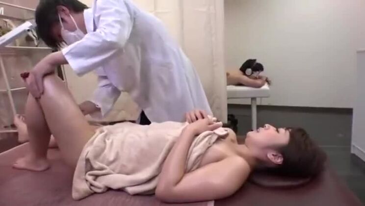 妻を犯すマッサージ、日本人