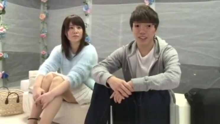 日本人アジア人ティーンカップルポルノゲーム ガラスルーム32