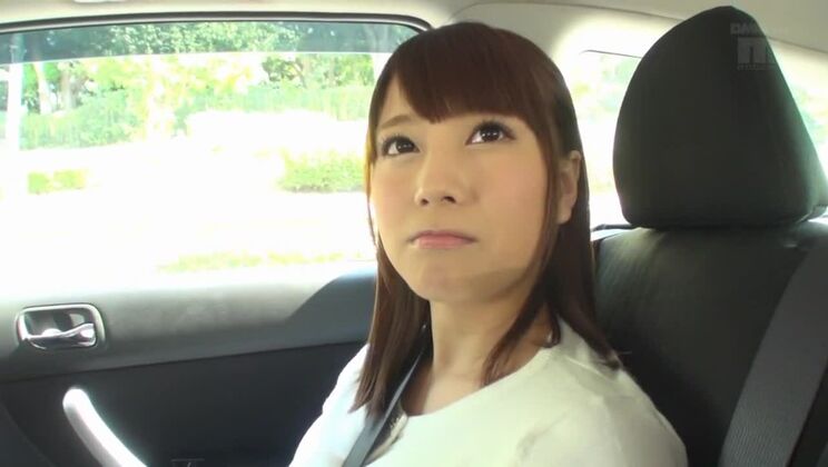 最高にホットな日本人痴女、初川みなみの素晴らしいオナニー、レズビアンJAVシーン