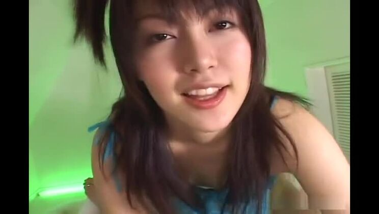 愛らしい痴女アイによる素晴らしいフェラチオ