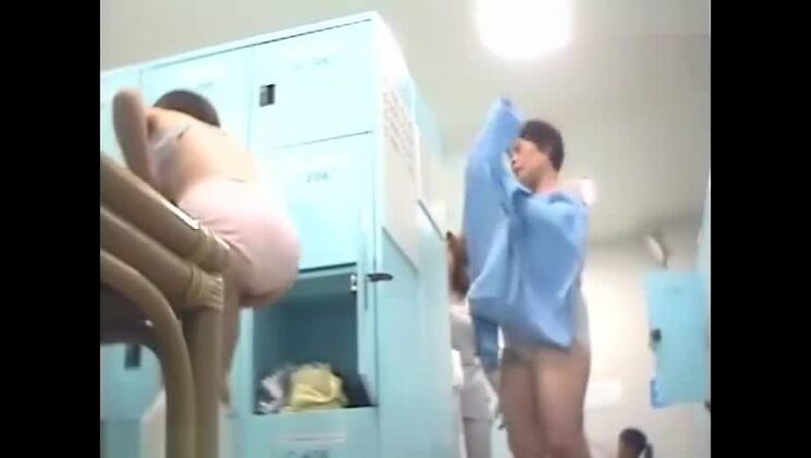 素人ハンディカメラ盗撮バスルーム