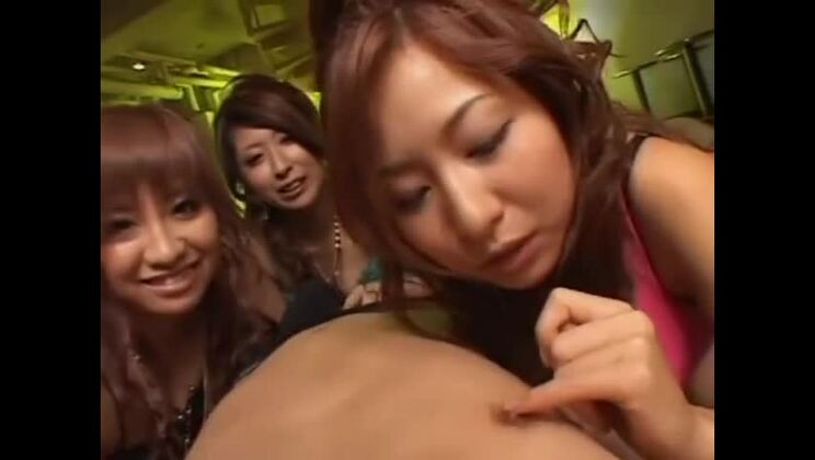 最もホットなアダルトシーン：お尻舐め、最もクレイジーなショー