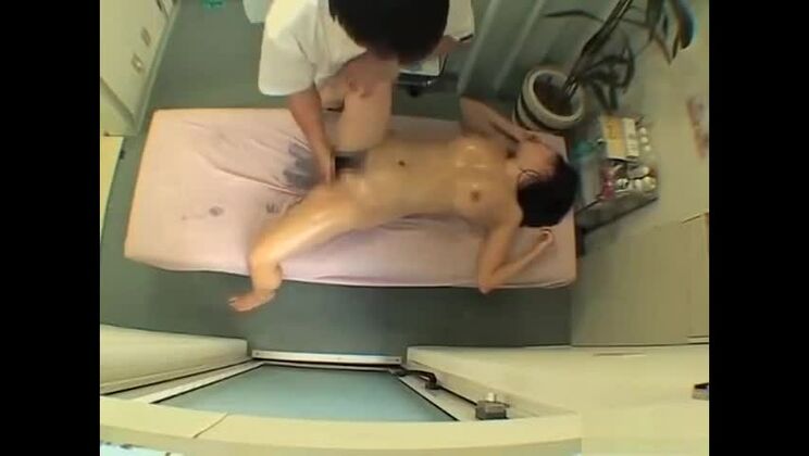 彼女は誰？教えて