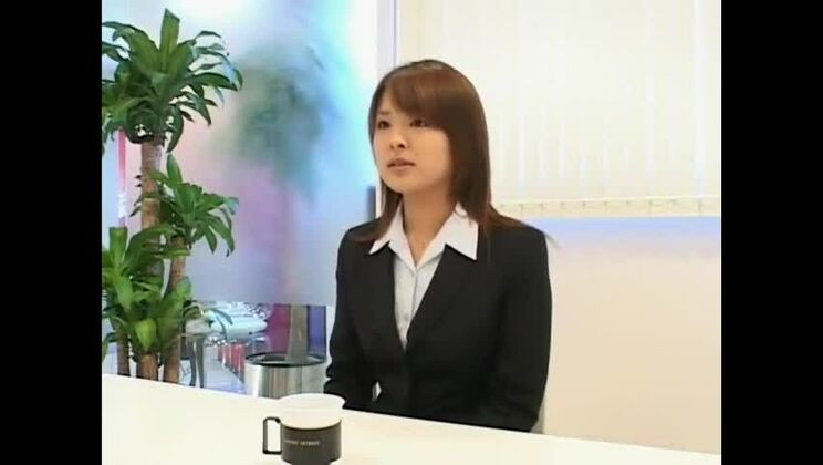 エキゾチックな日本人モデルが『Hottest Office』のフェラチオJAVシーンに登場