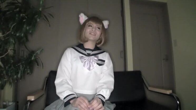 信じられないほどクレイジーな日本人少女、男が犯すJAVシーン