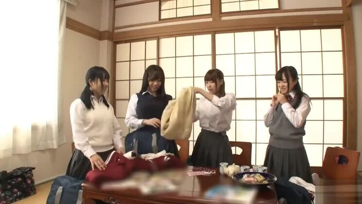 JAV映画の独占版で日本人痴女を見る