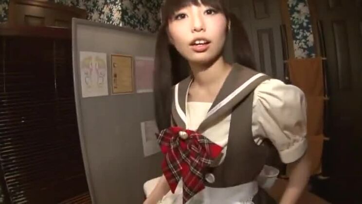 メイドリフレの店員さんがエッチなことをいっぱいしちゃいました！みなみ