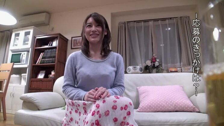 エキゾチックなHD、公共の場でのJAVクリップに登場する欲情した日本人娼婦