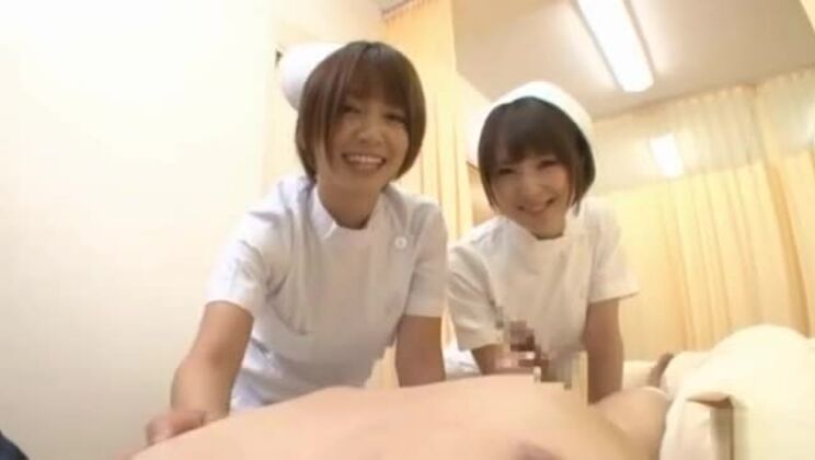 狂ったようにセックスするセクシーな看護師