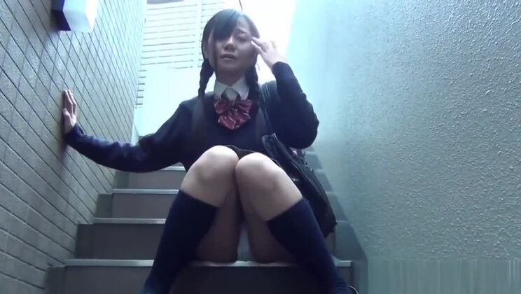 ティーンのアップスカート