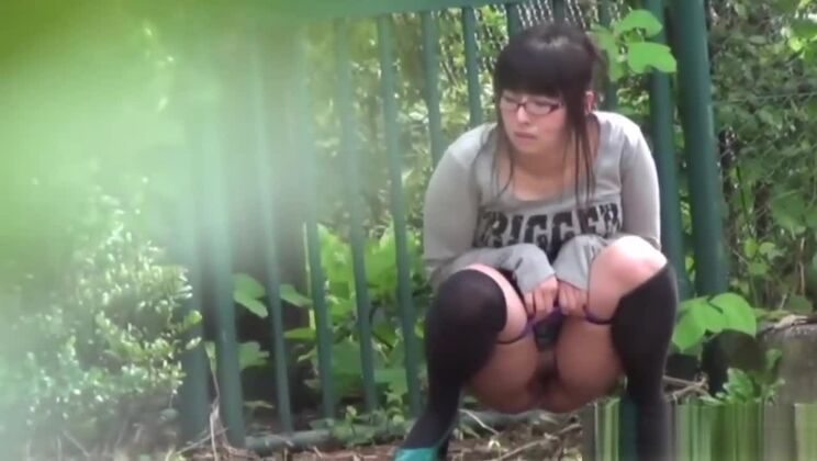 日本のホステスが放尿しているところを盗撮