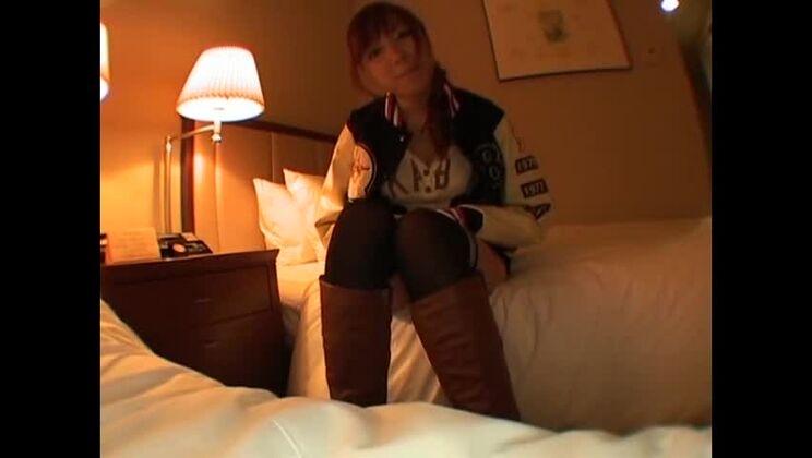 エキゾチックなPOV、アマチュアJAVクリップに登場する信じられないほどの日本人痴女