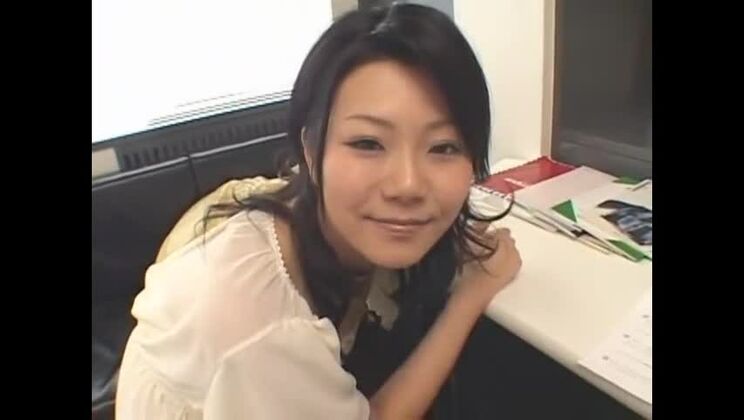 最高にホットな日本人娘、吉永純の素晴らしいソロ・ガール、オナニーJAVシーン