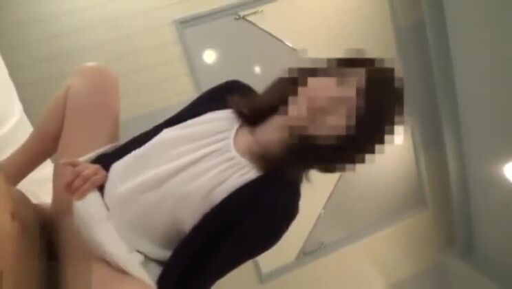 クレイジーなJAV映画に登場する日本人モデル、あなたの心を虜にする