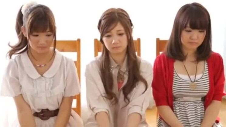 SDMT-850 18歳限定3人同時にAVデビュー！！ 母校の制服を着て