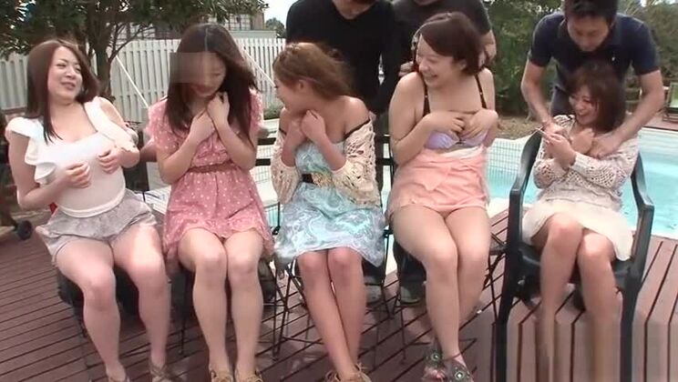 JAVHUB 5人のセクシーな女性たちによるハードコアな日本人乱交