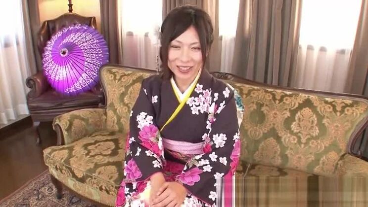 縛られて弄ばれる日本人芸者