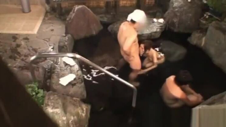 美巨乳のジュリアがチンポをしゃぶるパート4