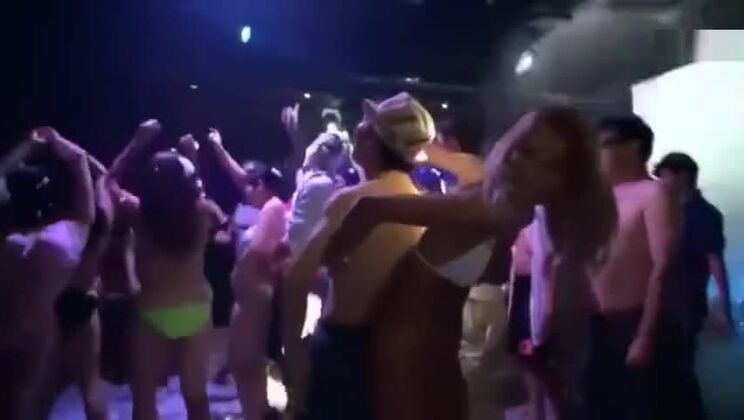 エキゾチックなXXXクリップ、日本人限定ショー