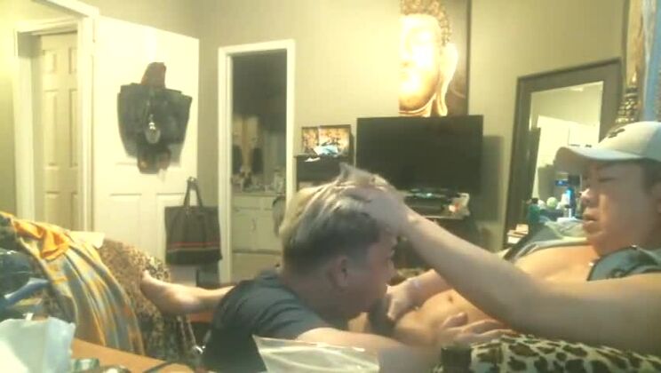 ぽっちゃりベトナム人少年が俺のチンポをしゃぶりたがっていた～彼のデブ尻を少し犯した :)