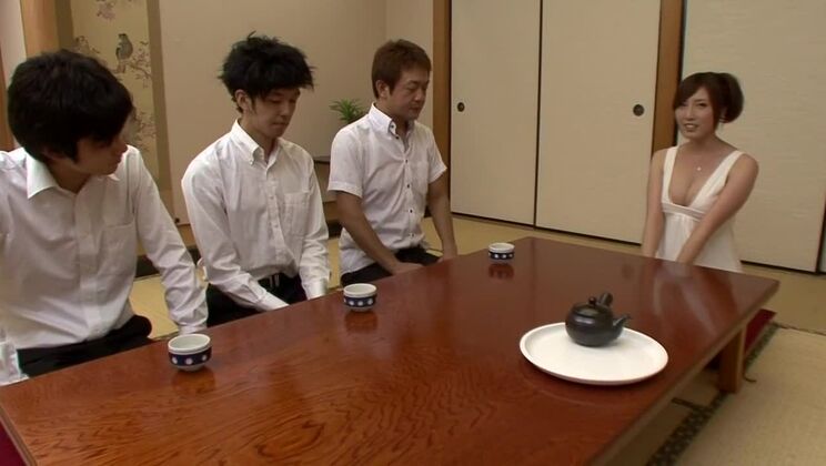 『インクレディブル・ティーンズ』の超ホットな日本人女、フェラチオJAVシーン