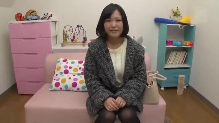 独占JAVシーンに登場する信じられないほど魅力的な日本人美女