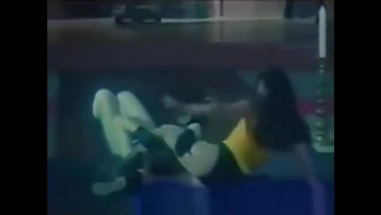 キュートな鈴木 vs 尾崎真由美