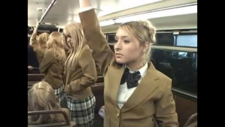 最もホットなオナニー、手コキ JAV シーンに登場する最高の日本人痴女