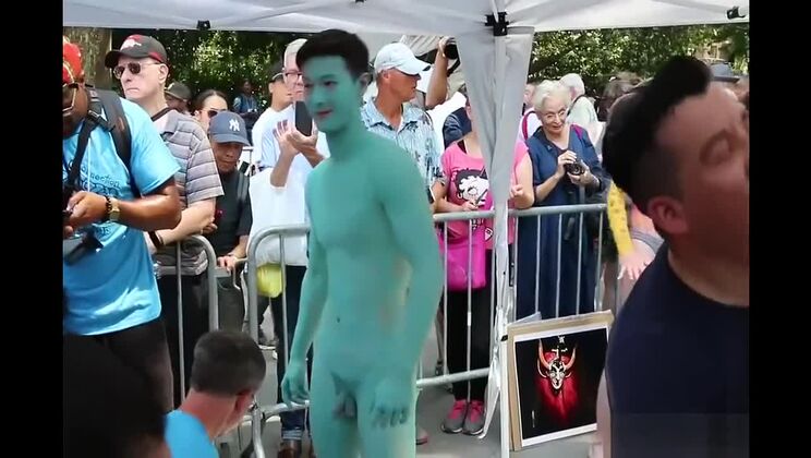 ニューヨークにいるハンサムな日本人少年 :)