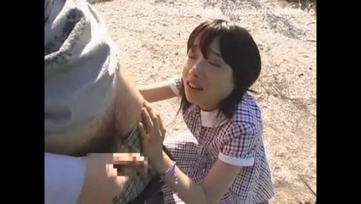 最高に熱い野外プレイ、コンピレーションJAV映画に登場するクレイジーな日本人女