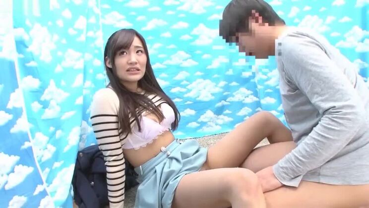 甘い日本人美女が金のために処女に犯される