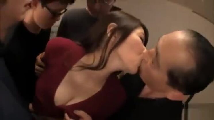 熱いアジア人3Pと乱交の楽しみ