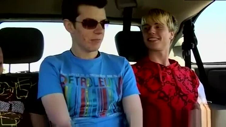 Matthew-裸のゲイ男たちが初めて巨根に窒息