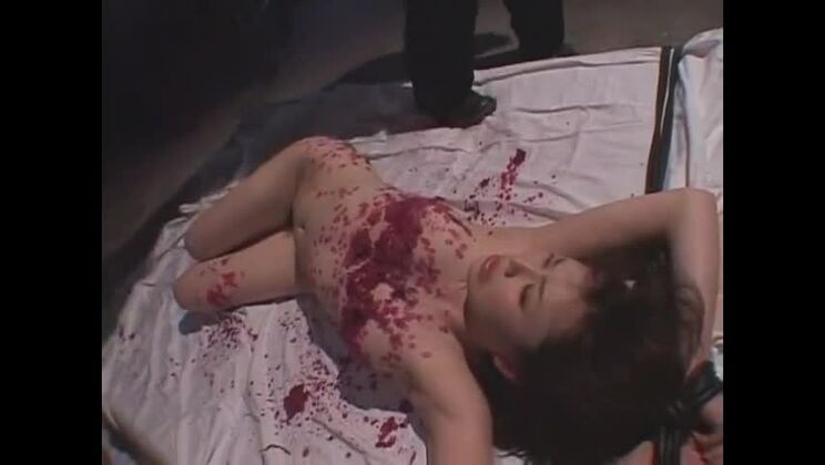 エッチな日本人娘、松野ゆいと佐藤るりのクレイジーな巨乳フェチJAVクリップ