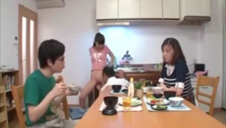 日本の家族セックス