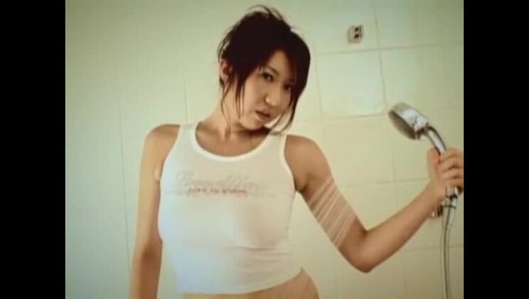 最高のハンドジョブと3Pを披露する最高の日本人娘 JAVクリップ