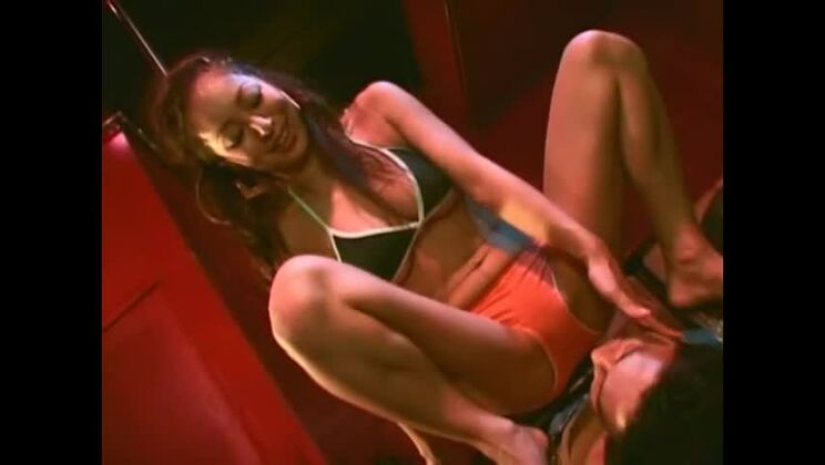 エキゾチックな日本人娘・福原美奈が最高のハードコア、カップルJAVシーンに登場