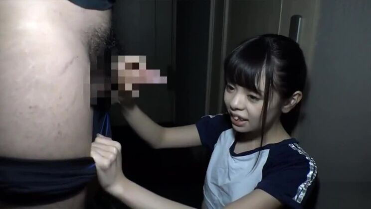 素晴らしいセックス動画 小さなおっぱいの最高にホットな