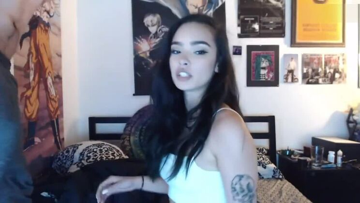 アジア系のガールフレンド