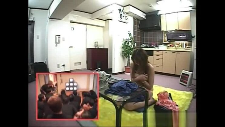 日本人ティーンが顔射される