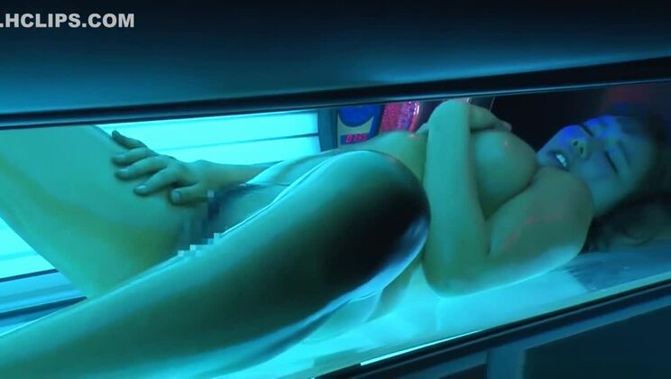 巨乳のアマチュアが純粋なハードコアポルノショーでセックス